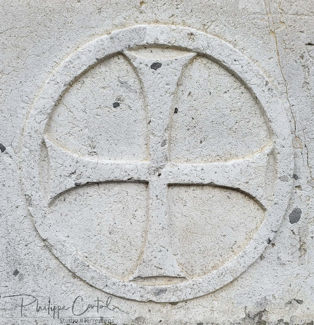 Circled cross pattee, Venice, Italy (photo: Philippe Contal, studio #Terressens)